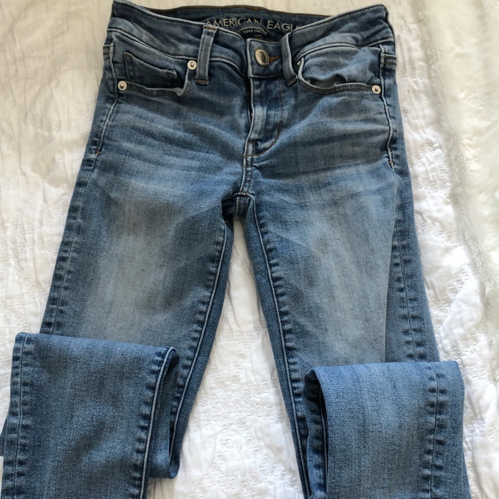 Medium Wash American Eagle Skinny Jeans